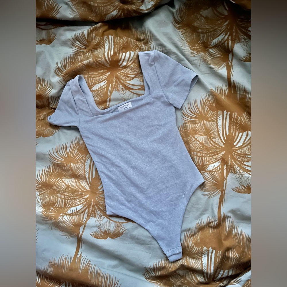 nwot Aritzia (new branding) contour squareneck short sleeve bodysuit xs